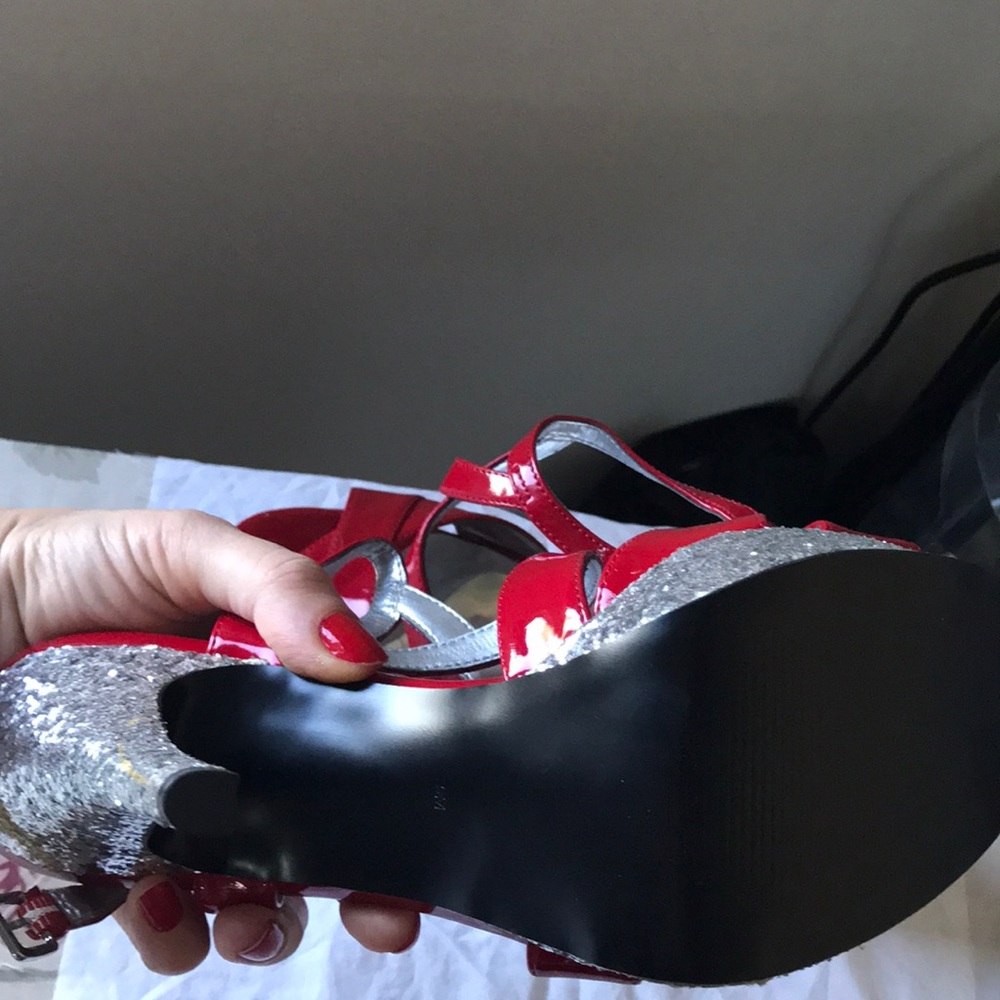 Guess High heels 👠 Red shoes - Picture 3 of 5